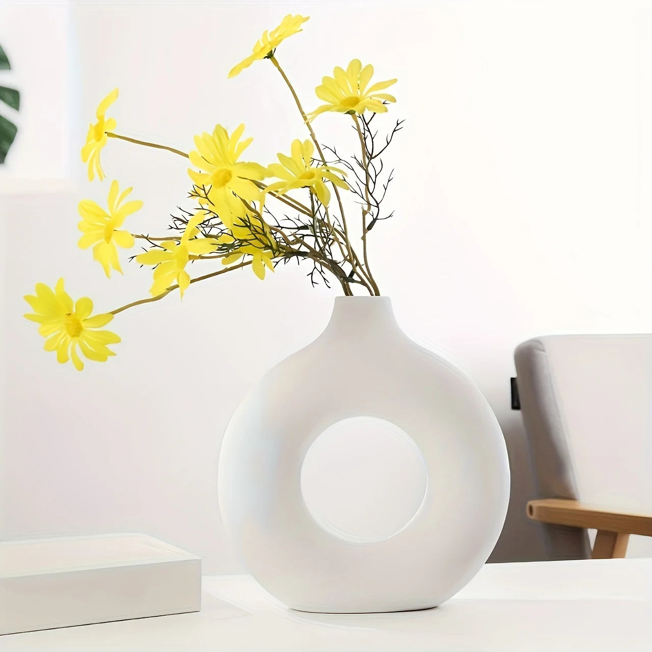 Bohemian Round Plastic Vase for Home and Living Room Decoration,Floral Arrangements and Table,Light Luxury Decoration