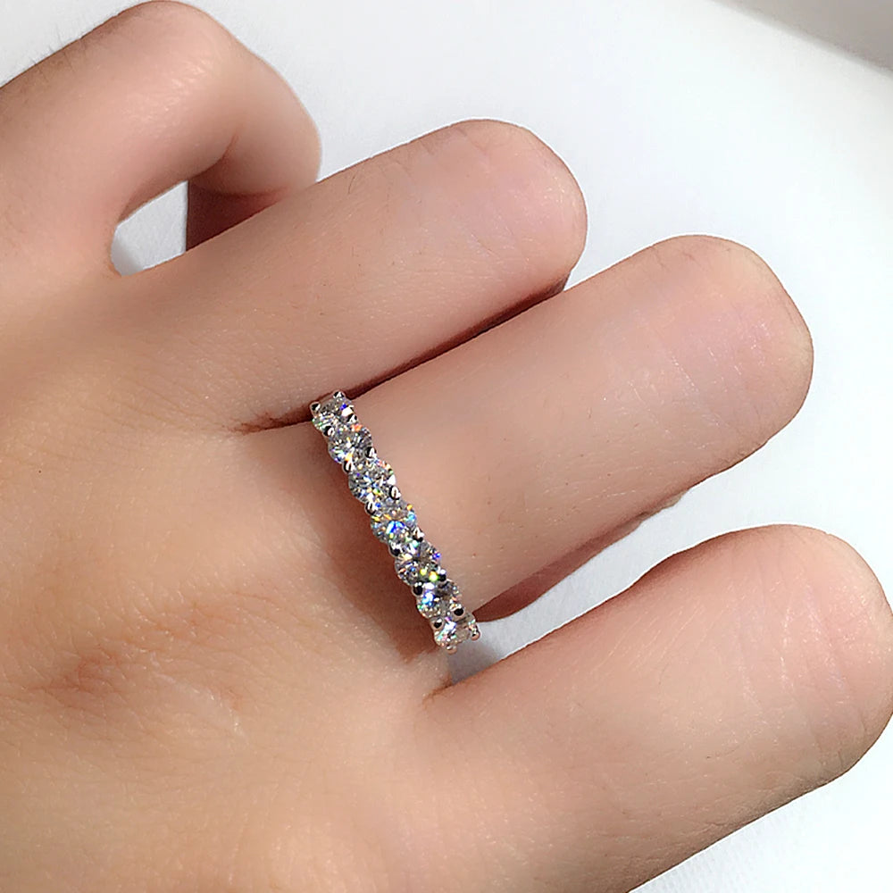 Huitan High-quality Silver Plated Finger-ring for Women Luxury Inlaid CZ Stone Simple Stylish Wedding Bands Female Ring Jewelry