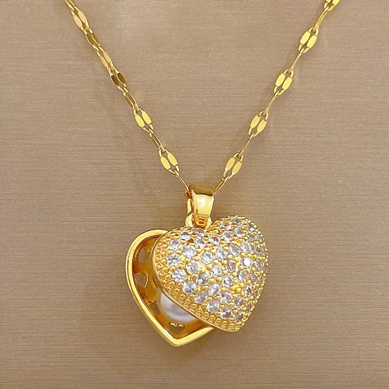 Exquisite Micro-inlaid Heart Pearl Necklace, Fashion and Cute, Light and Luxurious Hollow Stainless Steel Pendant