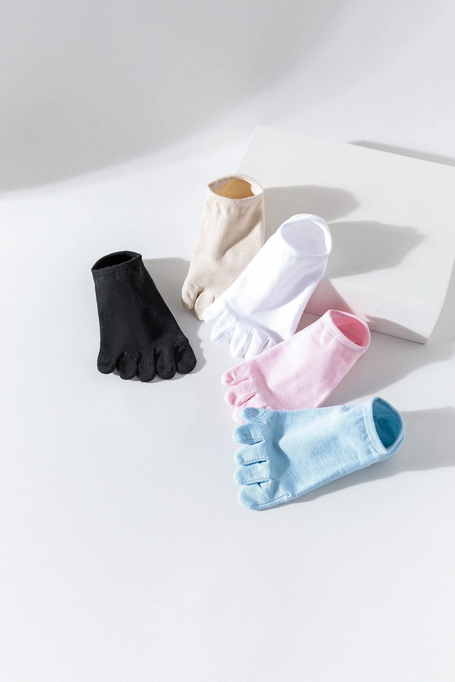 5 pairs of yoga toe socks for women, suitable for Pilates, ballet, dance, and barefoot